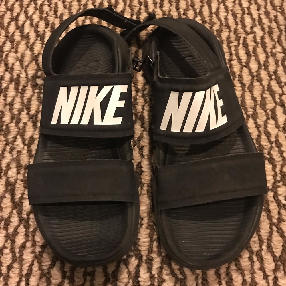 Nike Tanjun slippers